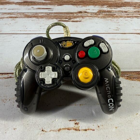 MadCatz Black Wired GameCube Controller for Console Ergonomic Design 5636 - Picture 1 of 5